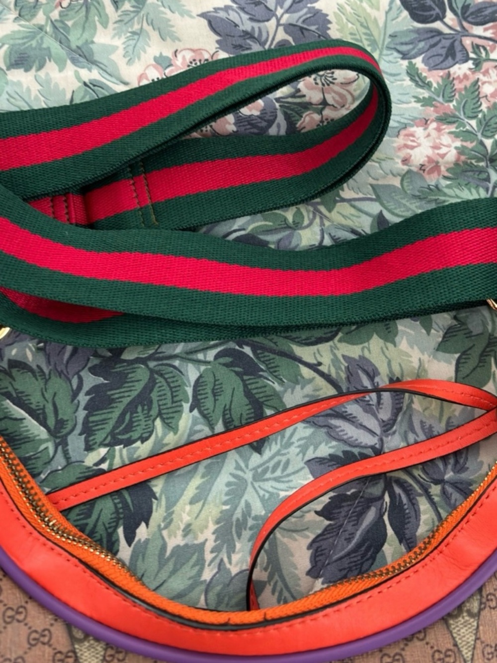 GG Canvas Tote with Multicolor Trim and Web Strap - Picture 3 of 5
